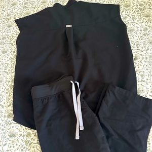 Figs Scrub Top & Bottom Black